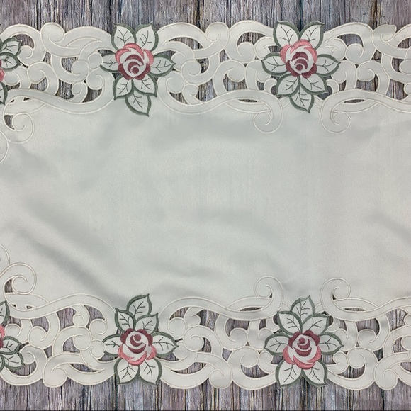 Handmade Embroidered Floral Table Runner - Picture 4 of 14